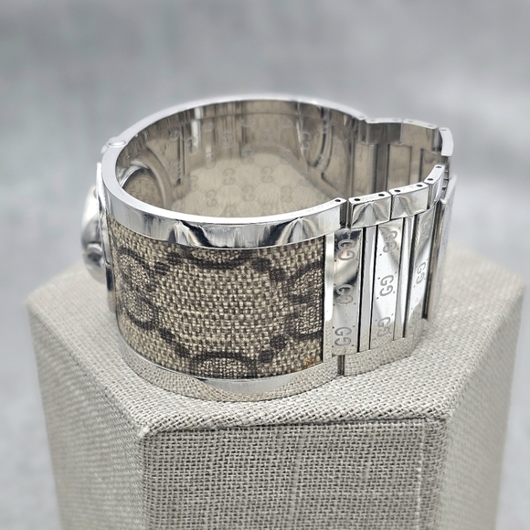 Authentic Gucci Twirl Monogram Watch - Picture 6 of 7
